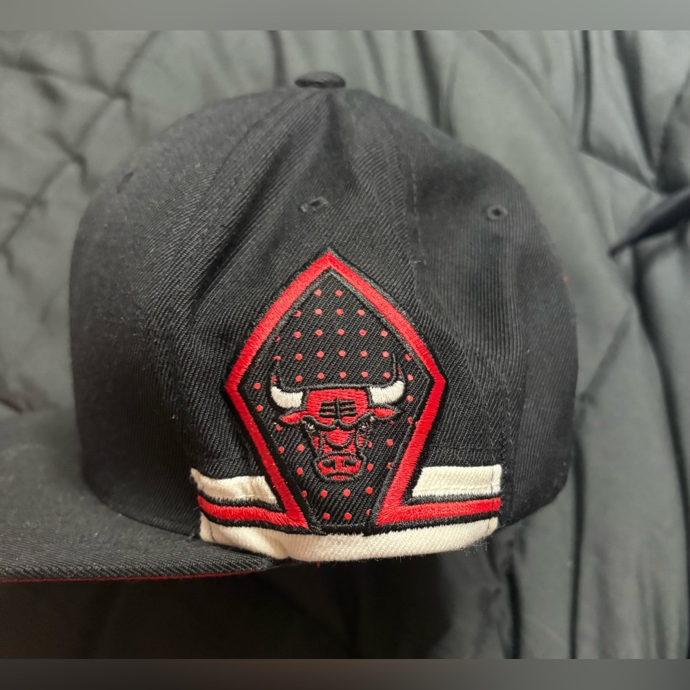 *Unique* Chicago Bulls Baseball Hat- Mitchell & Ness.